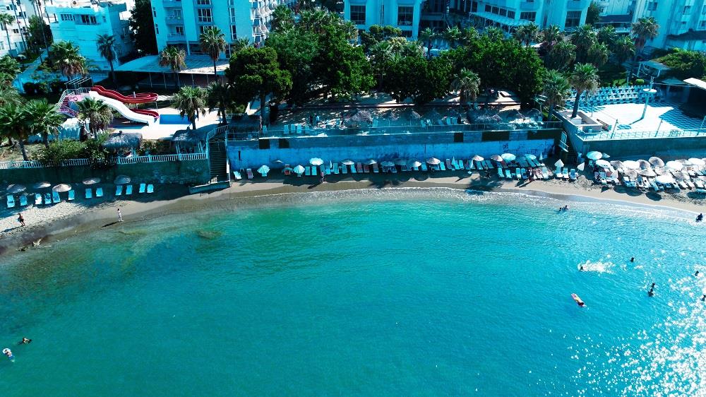 Pyxis Beach Hotel