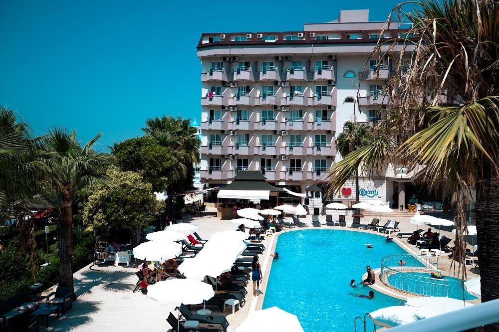 Pyxis Beach Hotel