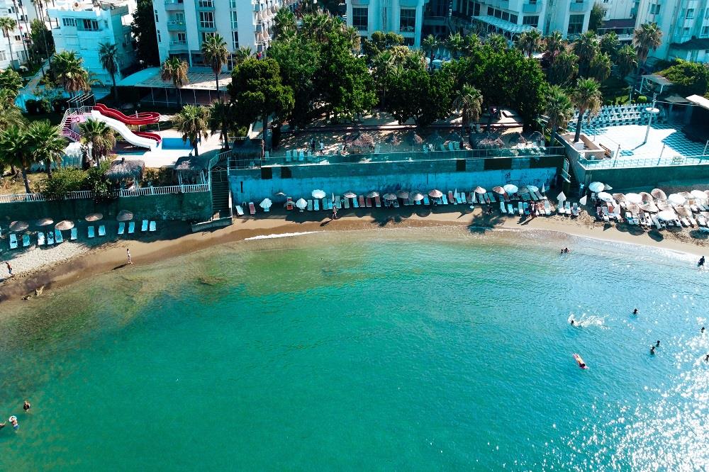 Pyxis Beach Hotel