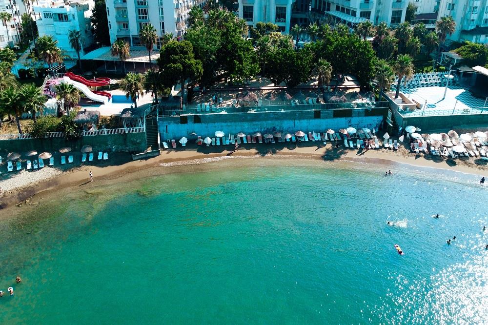 Pyxis Beach Hotel