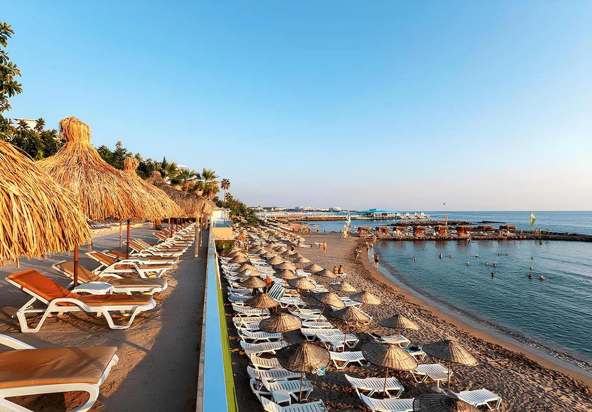 Pyxis Beach Hotel