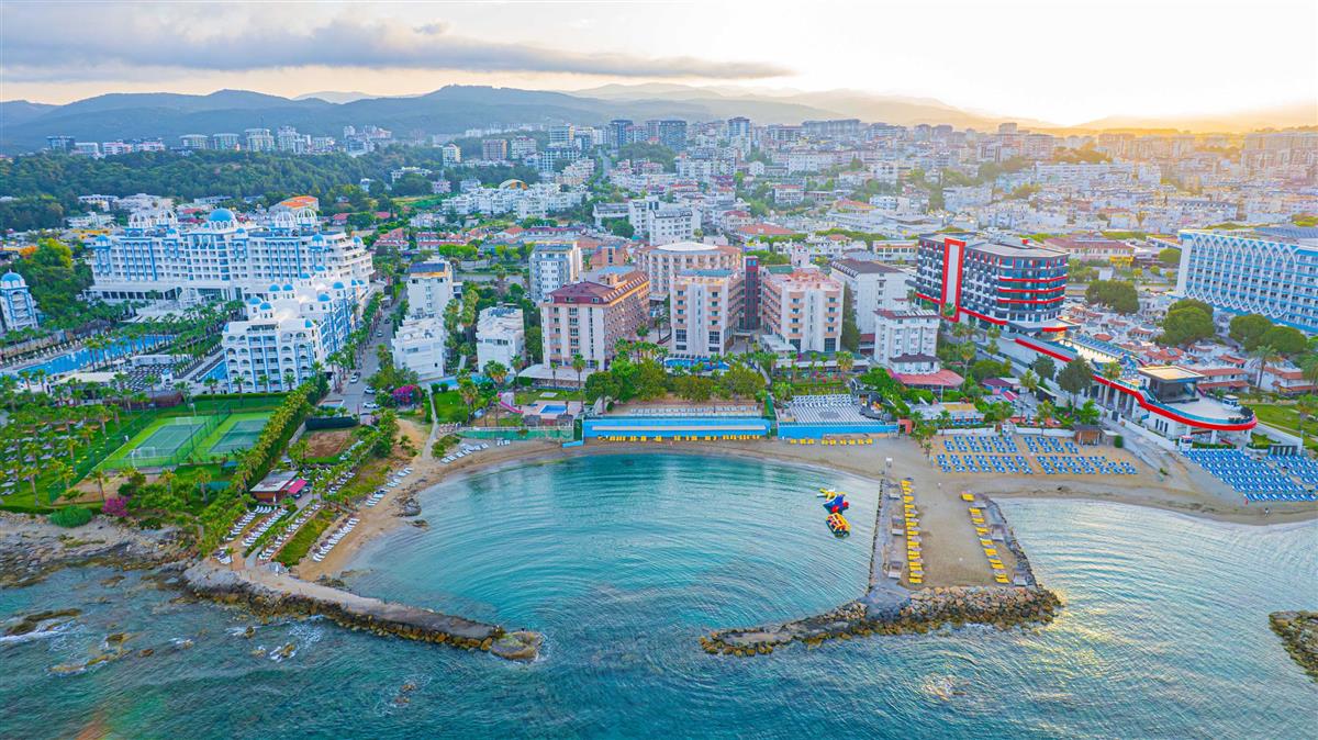 Pyxis Beach Hotel