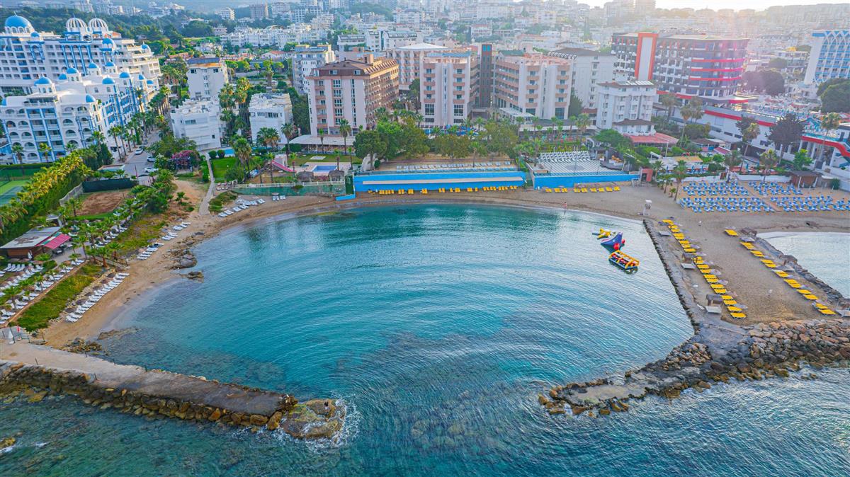 Pyxis Beach Hotel