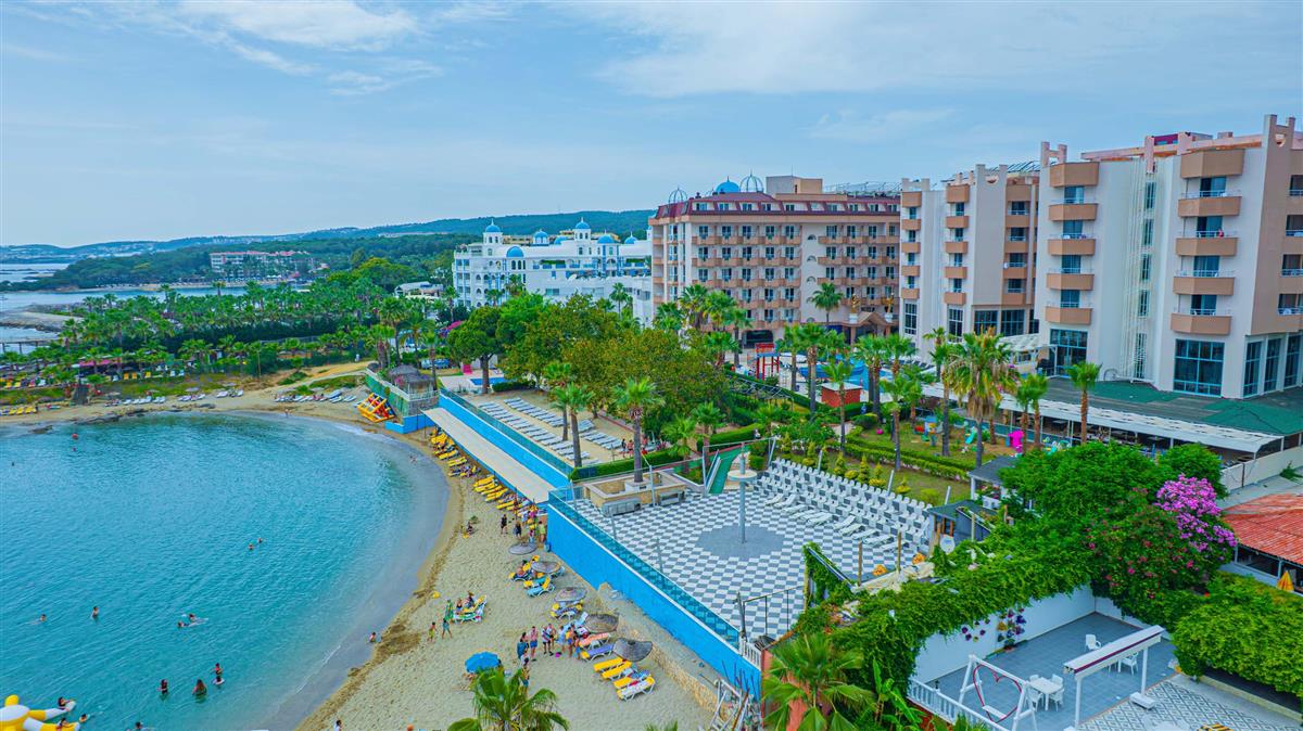 Pyxis Beach Hotel