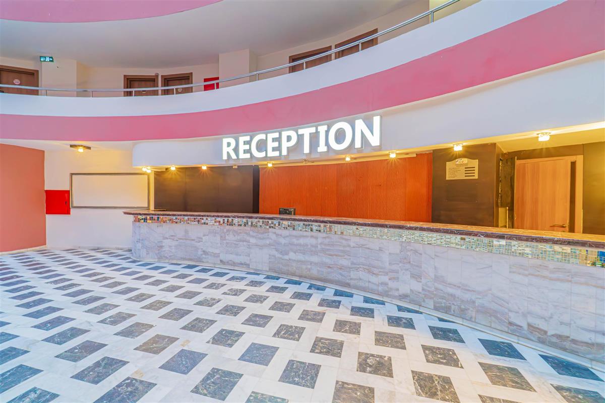Pyxis Beach Hotel