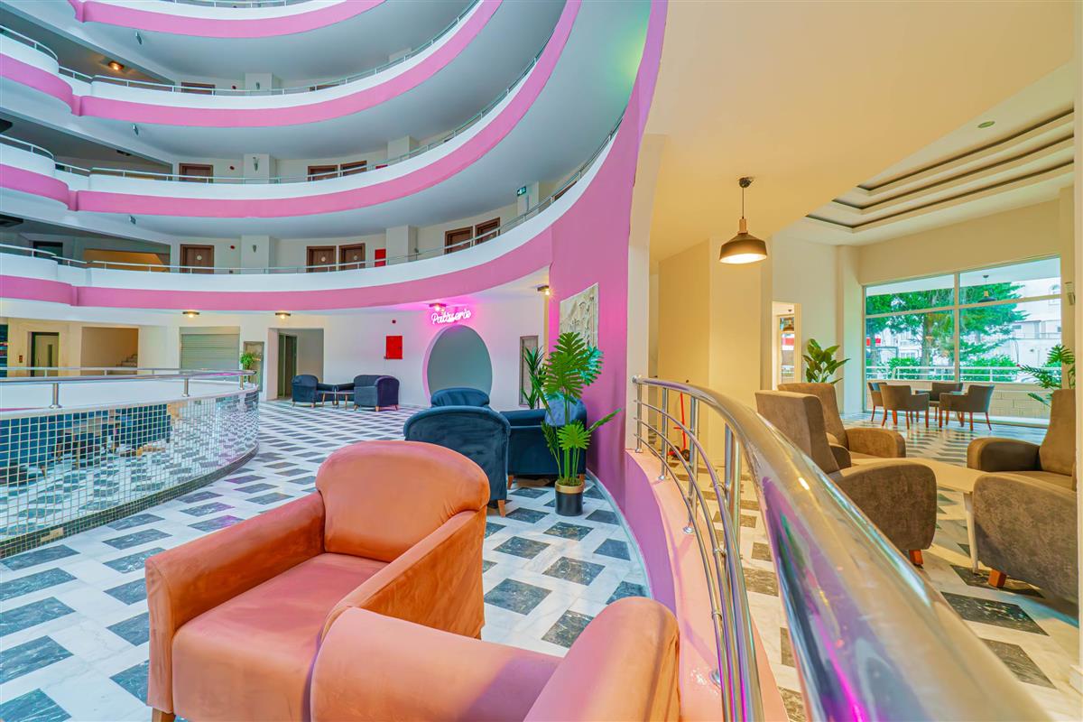 Pyxis Beach Hotel