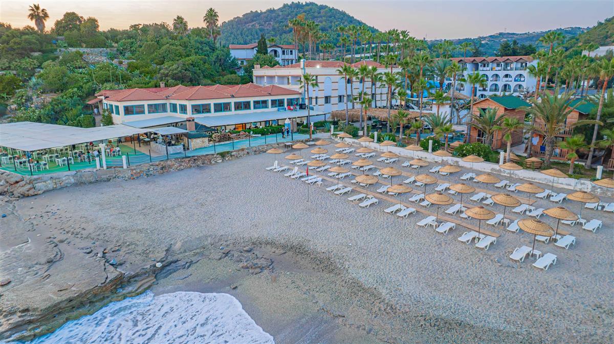 Club Tropical Beach Hotel