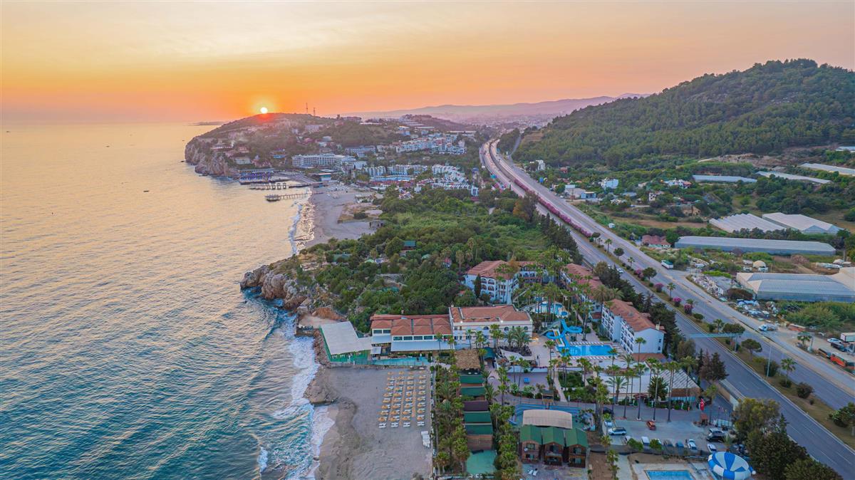 Club Tropical Beach Hotel