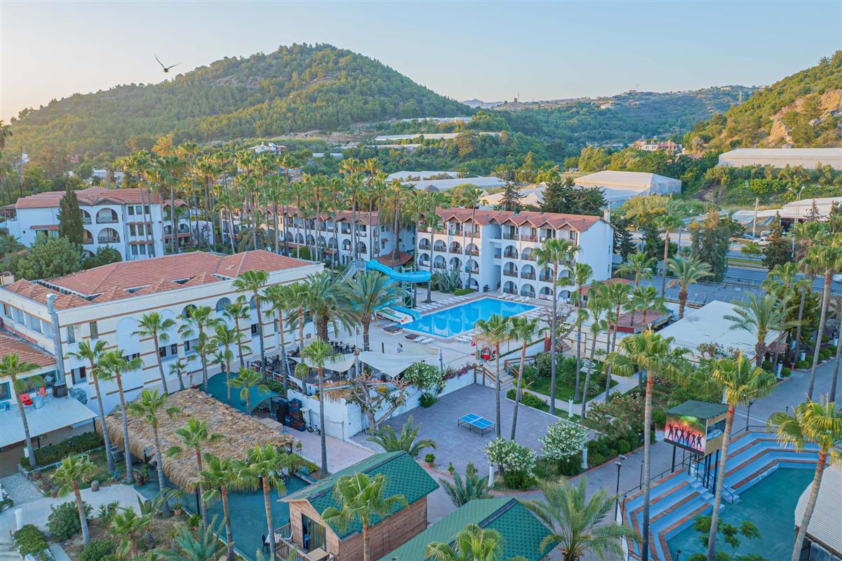 Club Tropical Beach Hotel