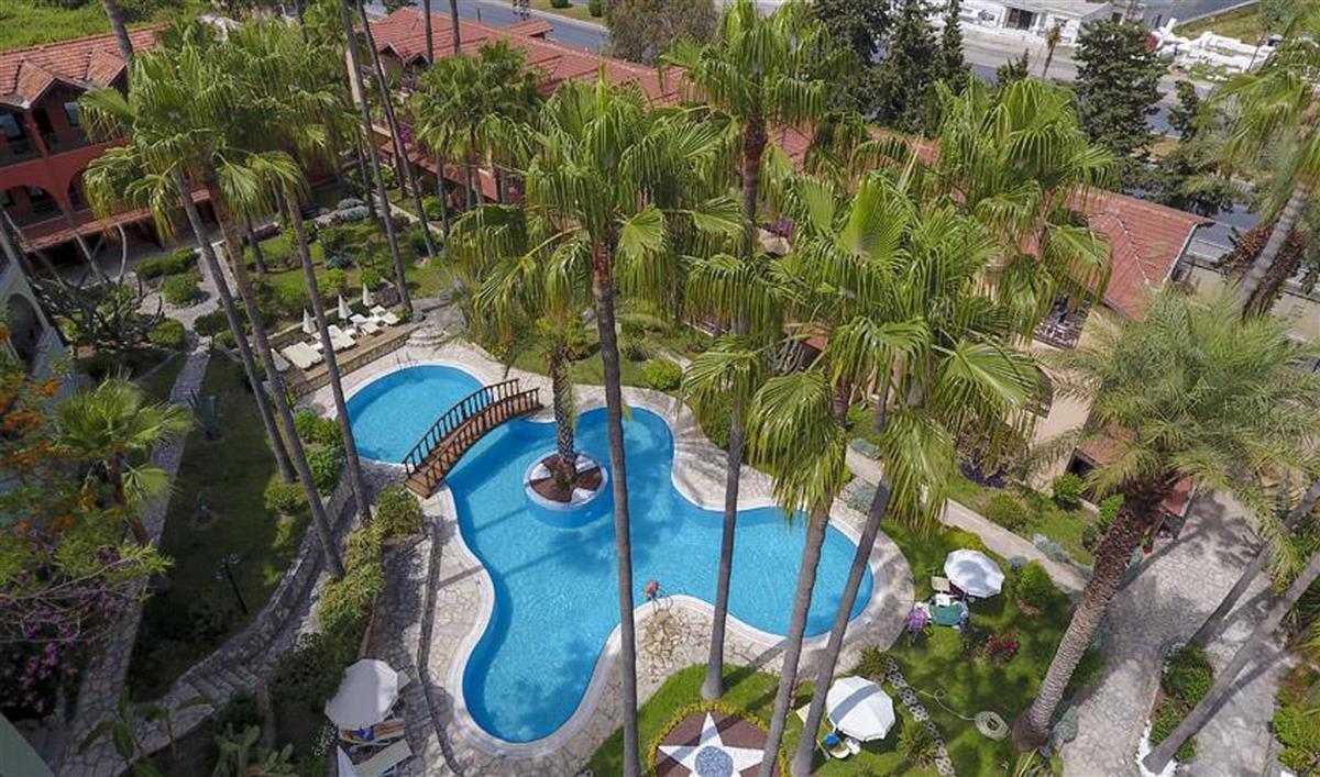 Club Tropical Beach Hotel