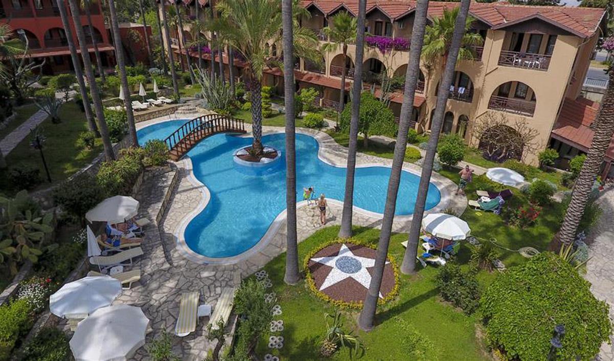 Club Tropical Beach Hotel