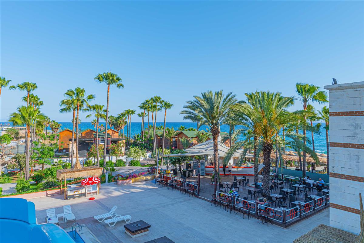 Club Tropical Beach Hotel