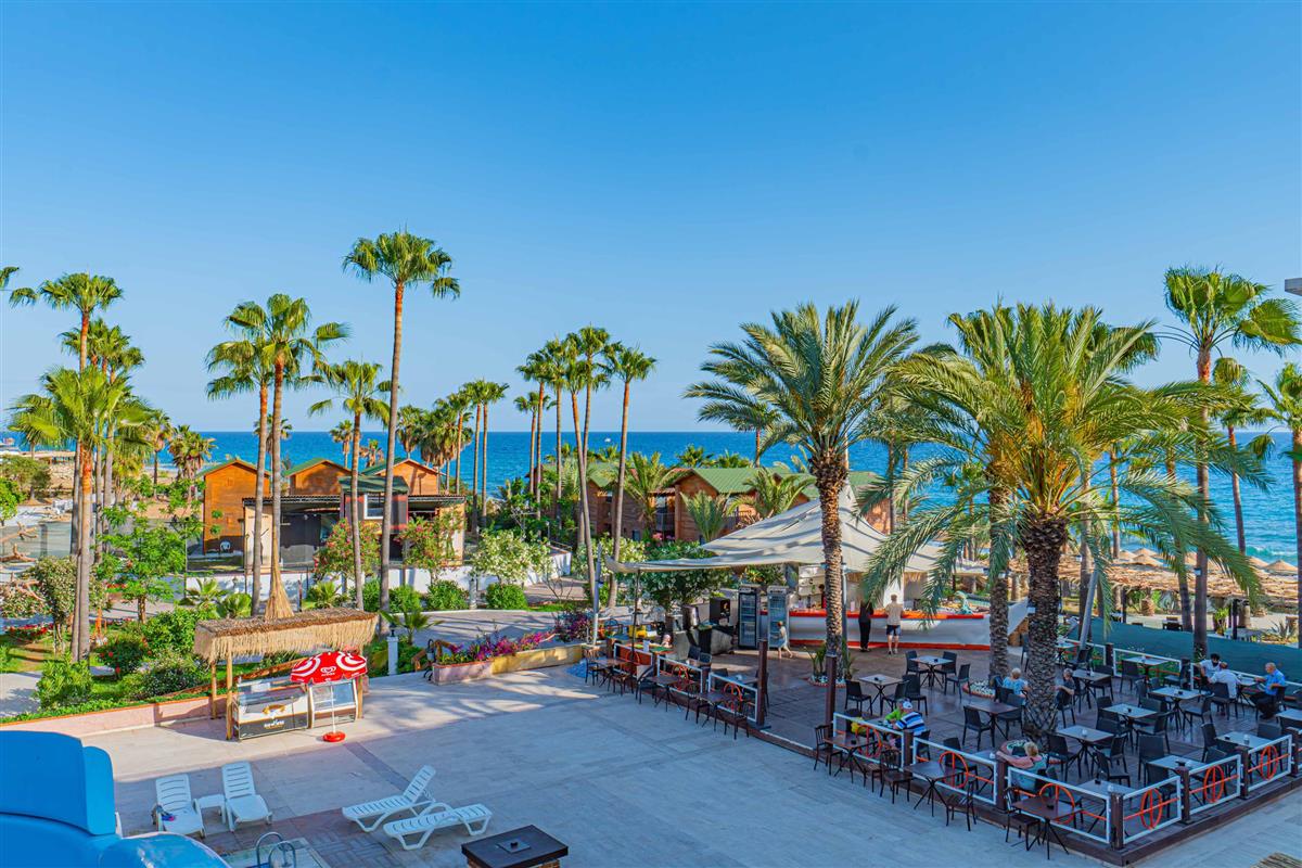 Club Tropical Beach Hotel