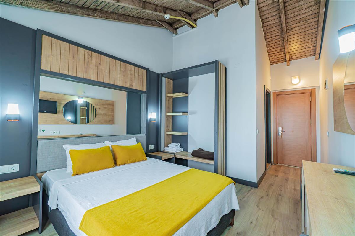 Club Tropical Beach Hotel