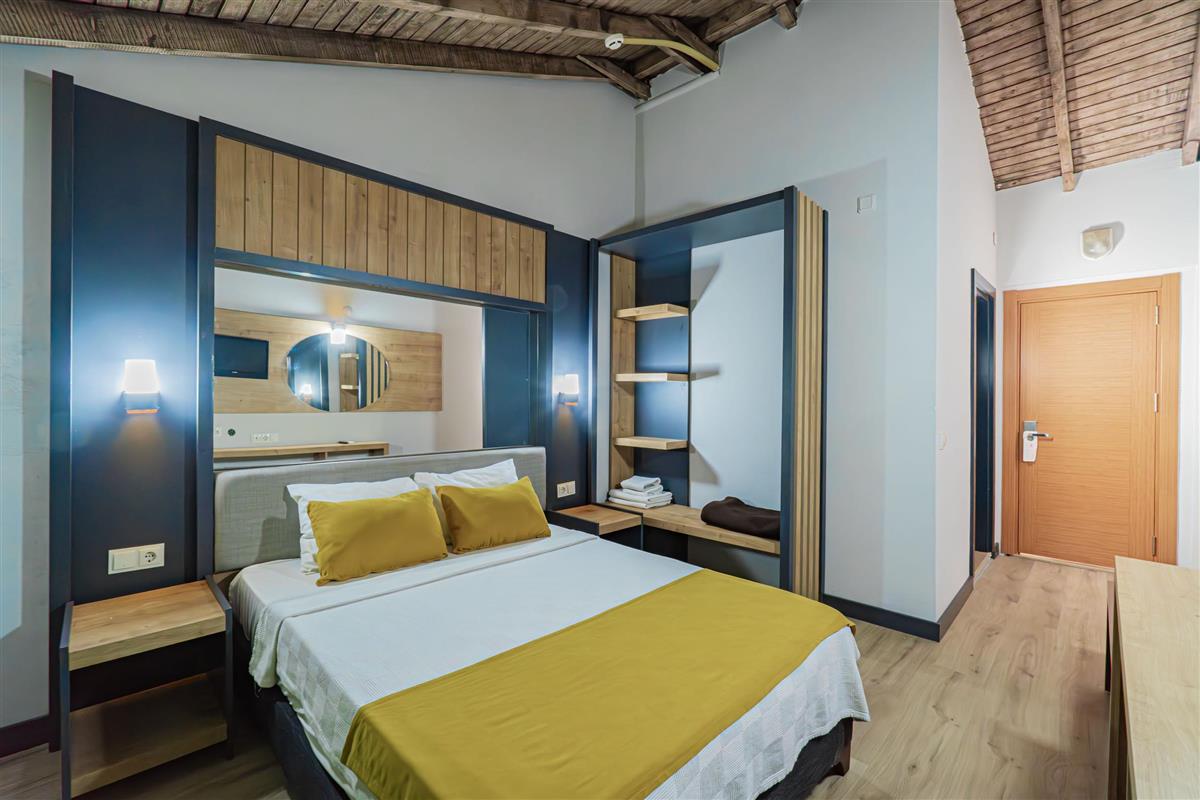 Club Tropical Beach Hotel