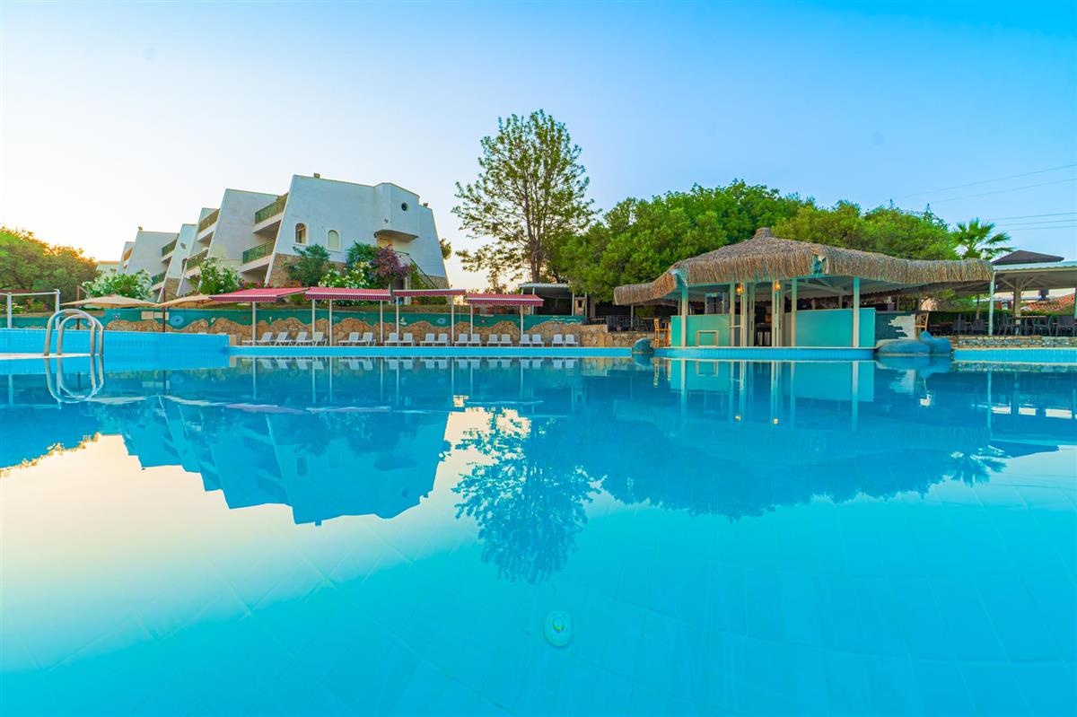 VAV Tatil Köyü Kuşadası