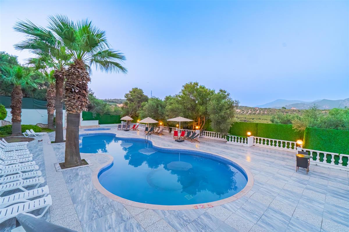 VAV Tatil Köyü Kuşadası