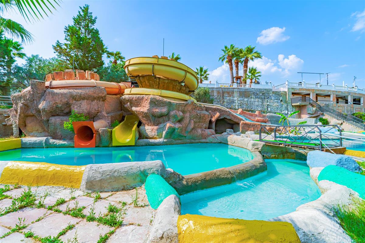 VAV Tatil Köyü Kuşadası
