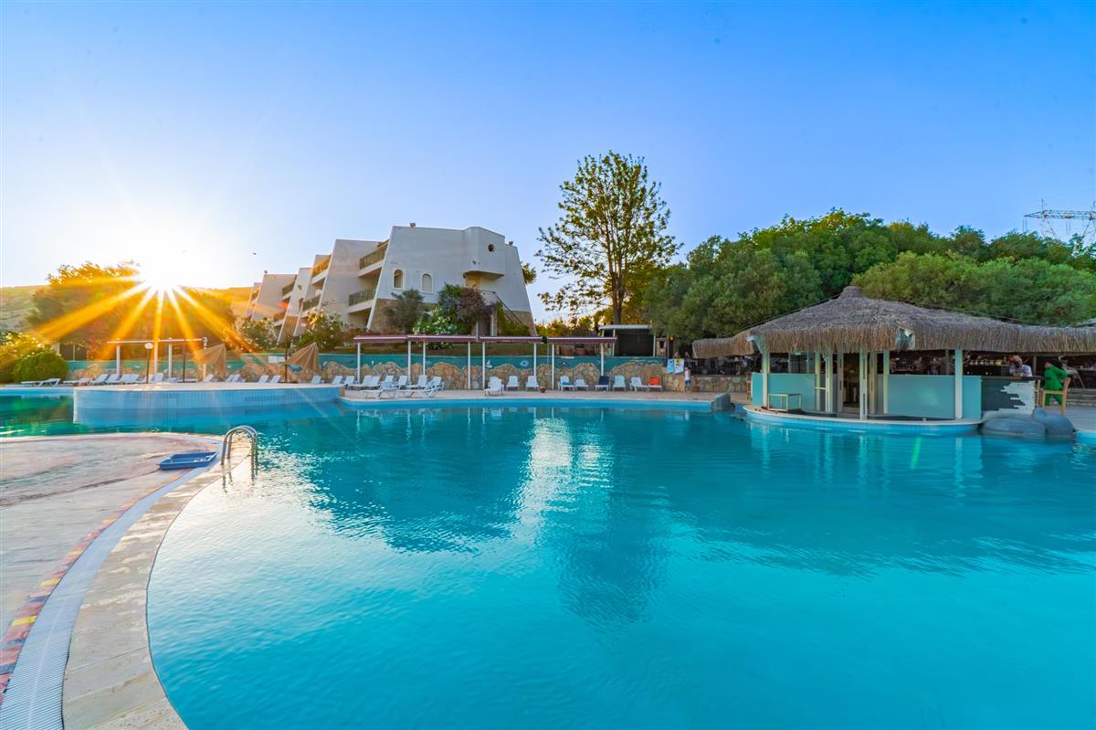 VAV Tatil Köyü Kuşadası
