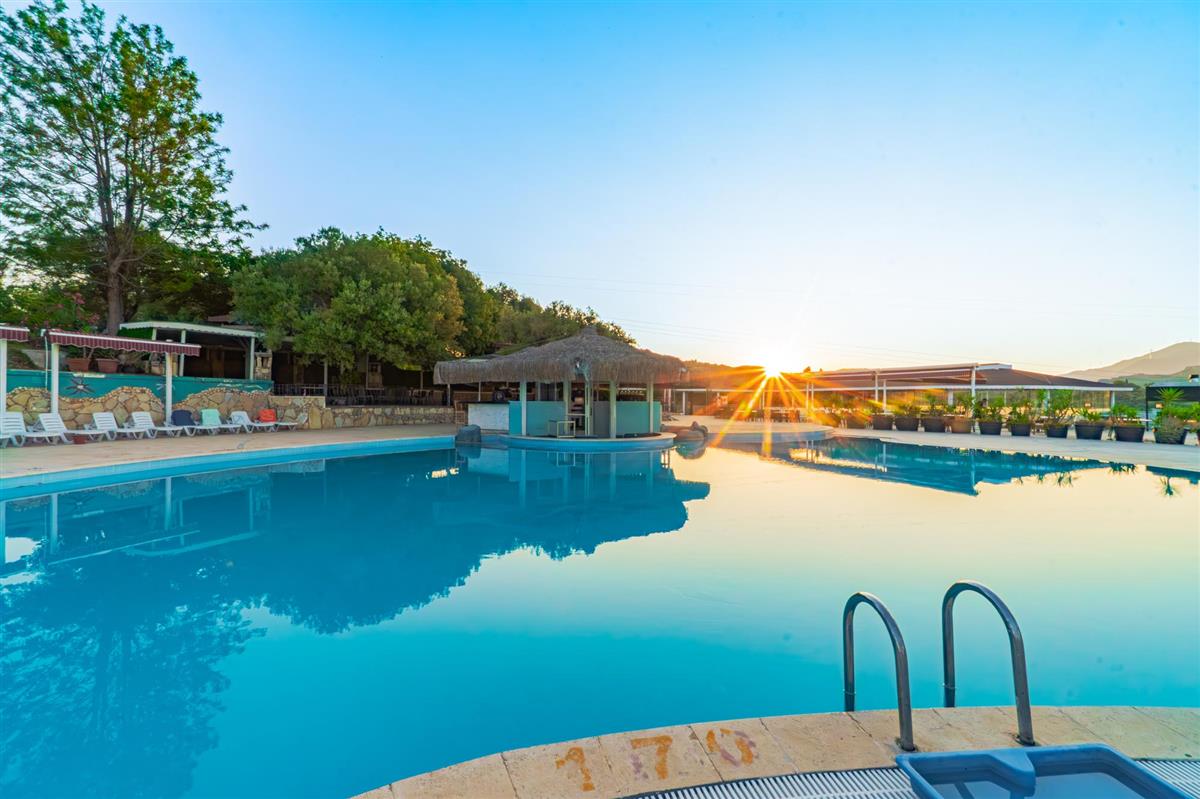 VAV Tatil Köyü Kuşadası