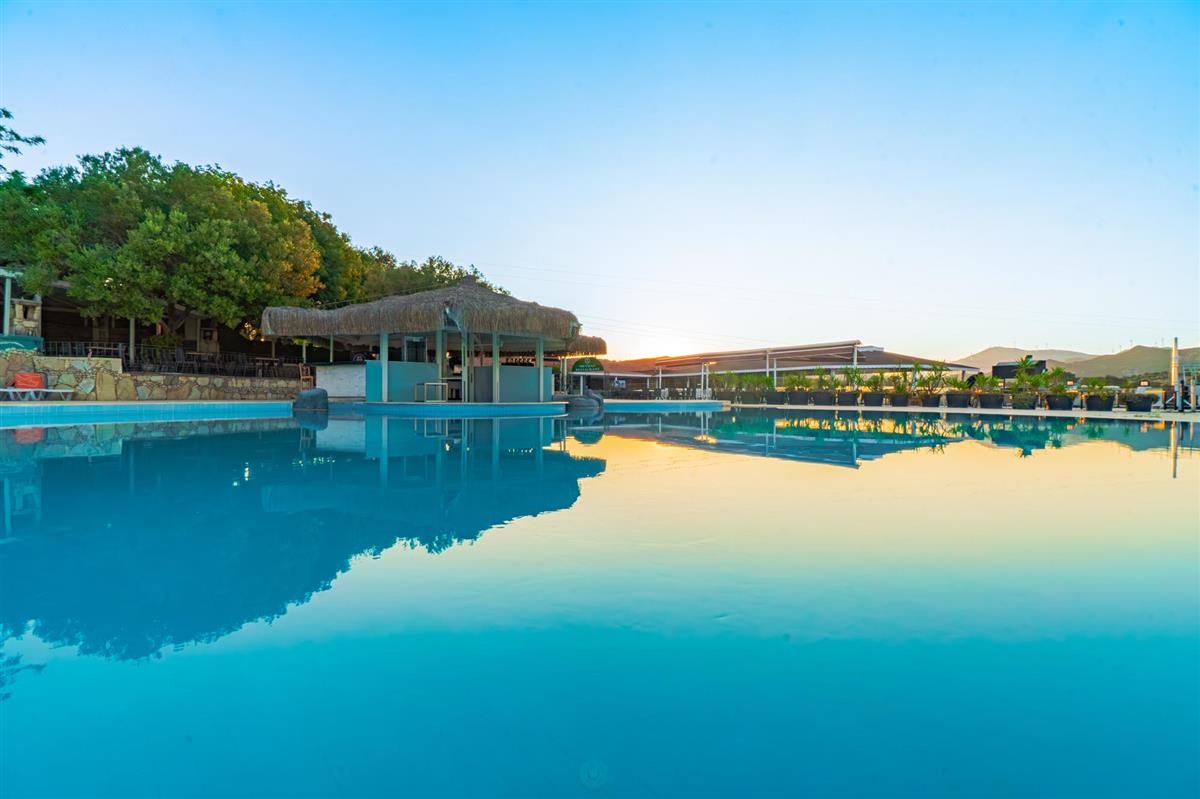 VAV Tatil Köyü Kuşadası