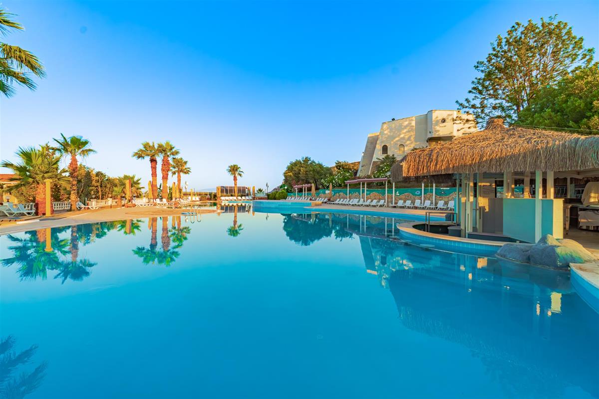 VAV Tatil Köyü Kuşadası