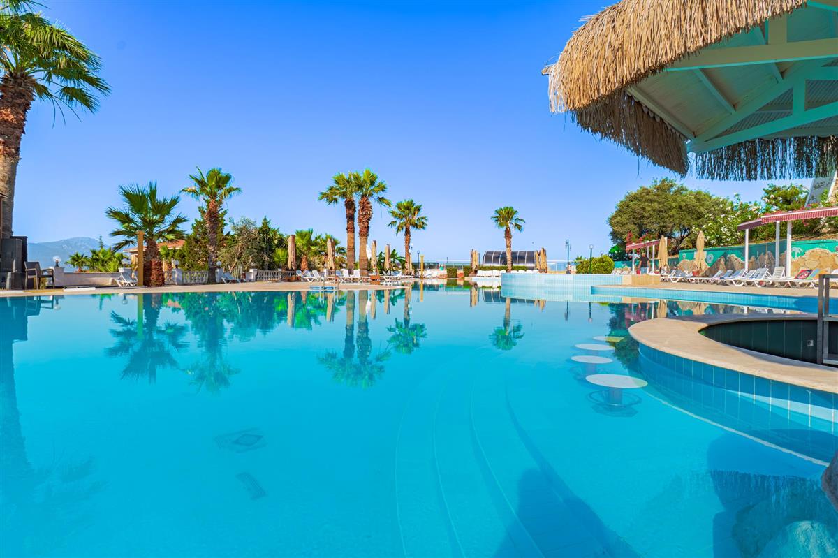 VAV Tatil Köyü Kuşadası