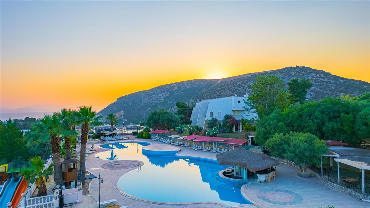 VAV Tatil Köyü Kuşadası