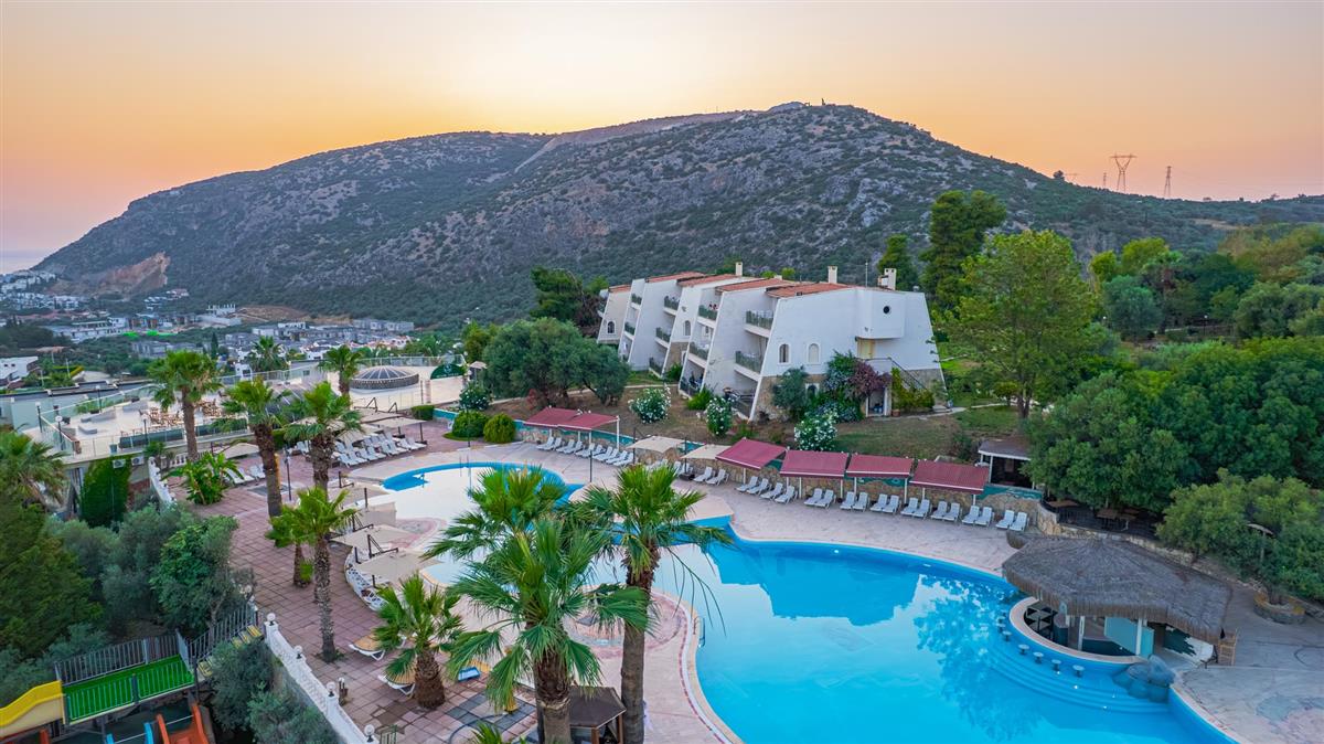 VAV Tatil Köyü Kuşadası