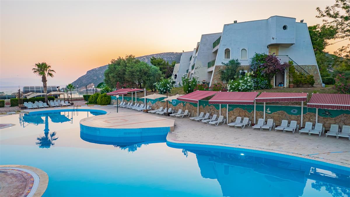 VAV Tatil Köyü Kuşadası