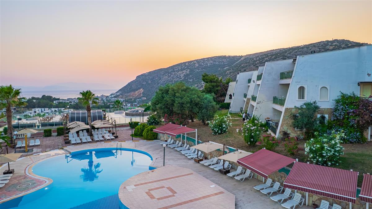 VAV Tatil Köyü Kuşadası
