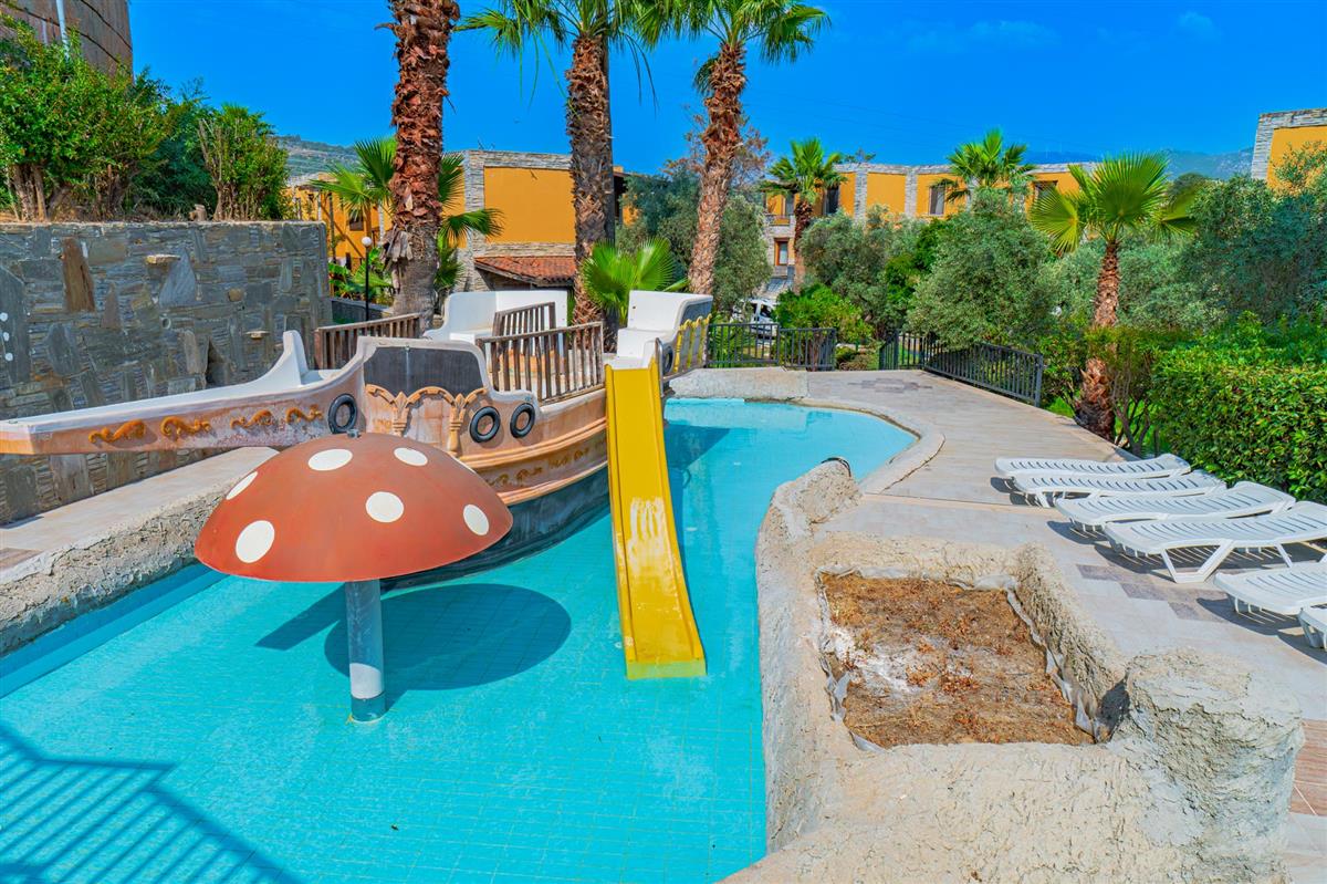 VAV Tatil Köyü Kuşadası
