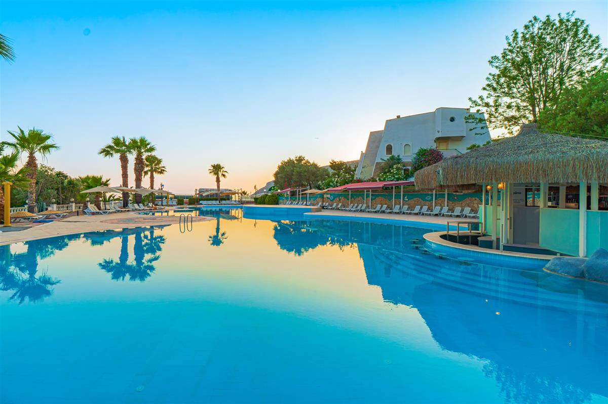 VAV Tatil Köyü Kuşadası