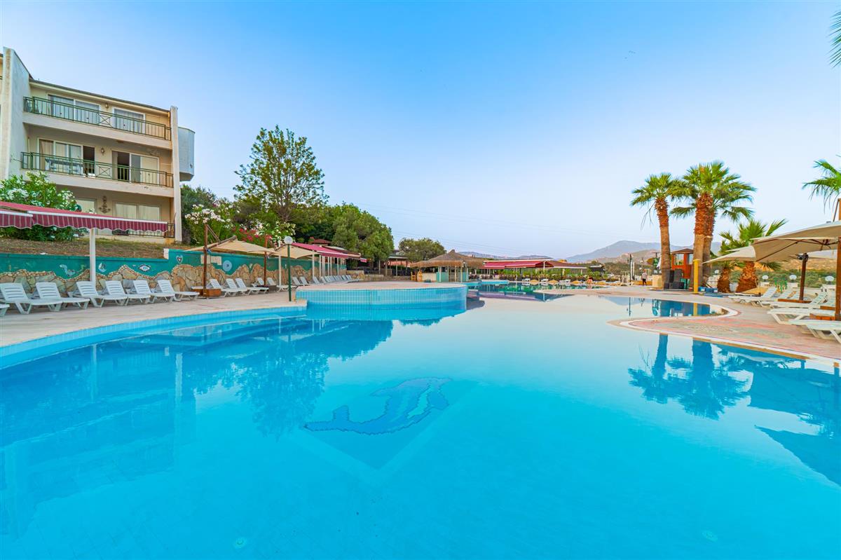VAV Tatil Köyü Kuşadası