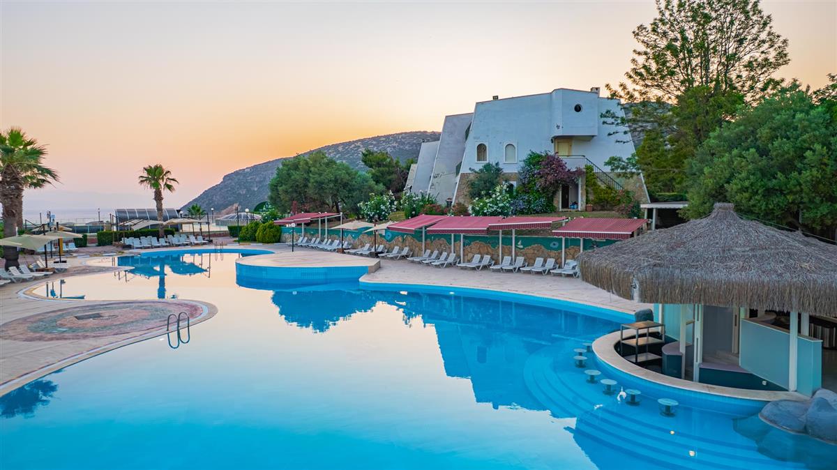 VAV Tatil Köyü Kuşadası